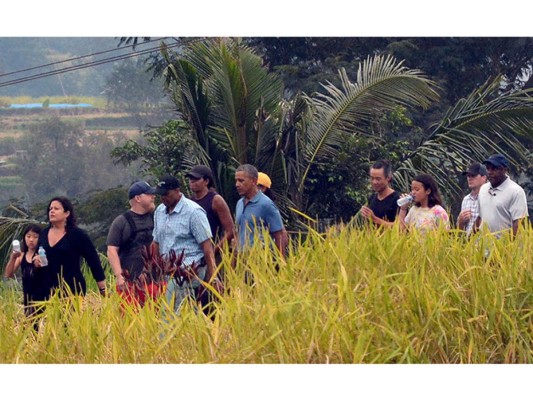 Los Obama de vacaciones en Indonesia