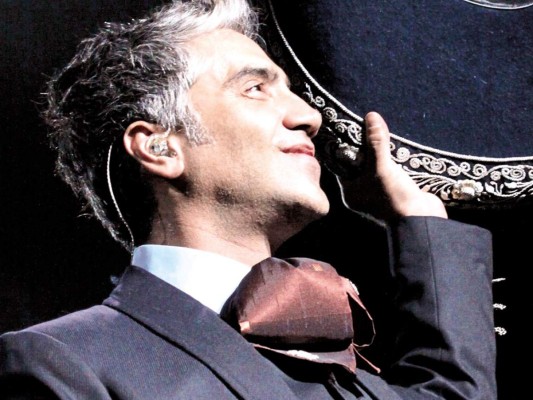 'Se nos fue un gran ídolo! Siento mucho esta pérdida para México y el mundo. Descansa en paz mi querido Juan Gabriel'.<br/><br/>Alejandro Fernández
