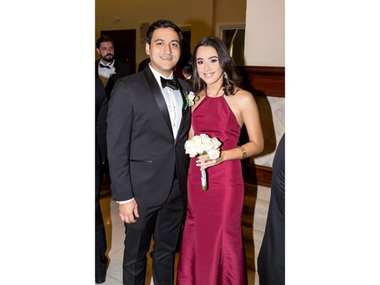 Harry Panting y Laurie López se casan en la Sagrada Familia  