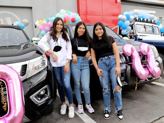 Ariana Escober, Ana Elvir y Fernanda Reyes