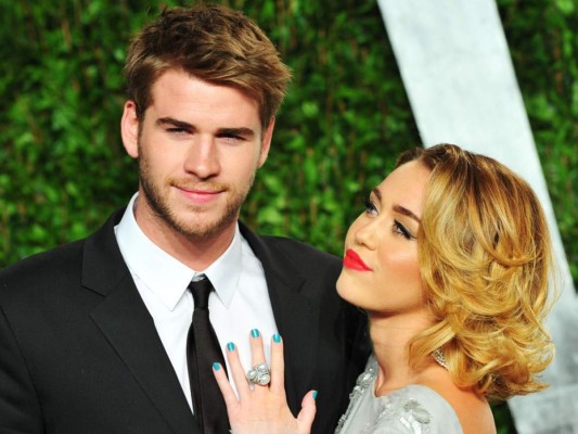 La historia de amor entre Miley Cyrus y Liam Hemsworth cumplió oficialmente 10 años y ellos siguen celebrando su historia de amor