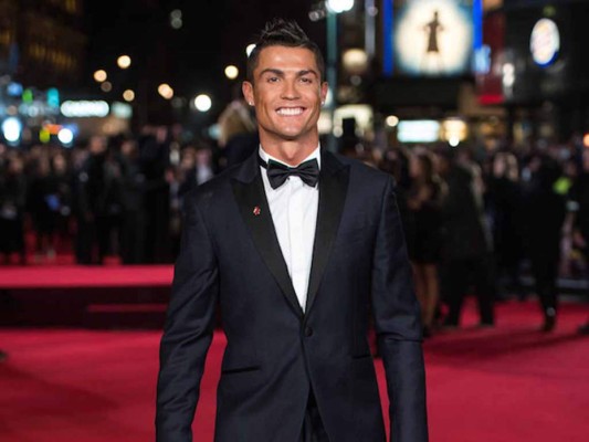 Cristiano Ronaldo empujó a un fan que pedía una selfie