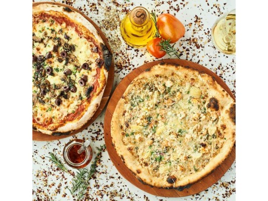 CARMELA LA MIA FAMIGLIA. Si disfrutas los placeres de la comida italiana, Carmela, ubicado en Plaza Cipreses, es el lugar perfecto. Su terraza es una de las favoritas de todos y el escenario perfecto para degustar al aire libre sus ya famosos Farfalle di Camaron, Ravioli de Bolognesa y Spaguetti & Meatballs.<br/>