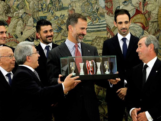 Es un fiel seguidor del Atlético de Madrid.