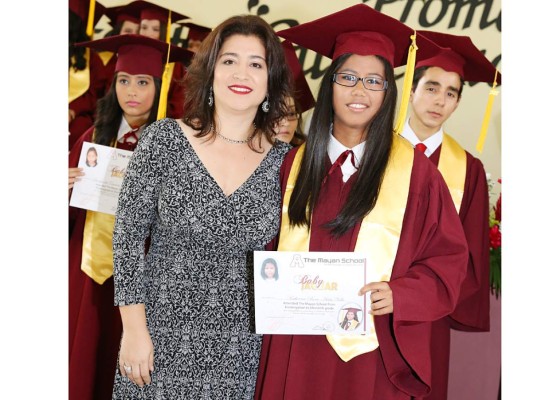 Entrega de títulos Mayan School II parte