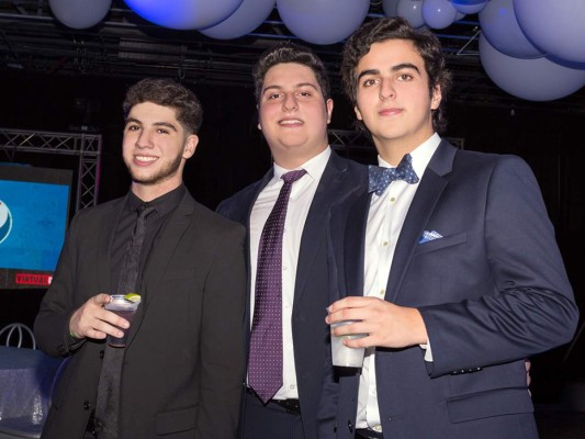 La generación 2018 de la EIS celebra su Prom   