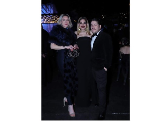 Monique Asfura, María Elena Lopez y Jurek Jablonicky
