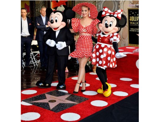 Minnie Mouse obtiene su estrella en el Paseo de la Fama de Hollywood