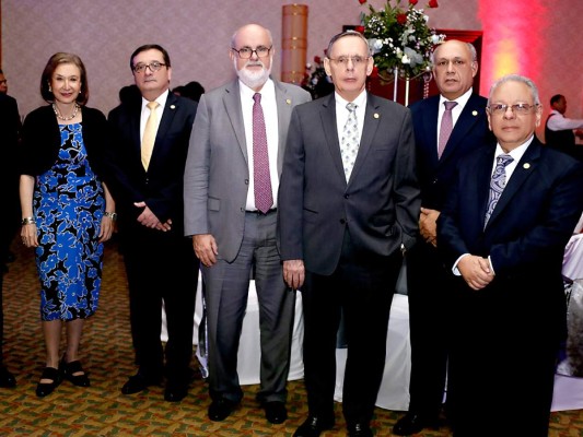 Noche de gala por el Décimo quinto aniversario del Medical Center
