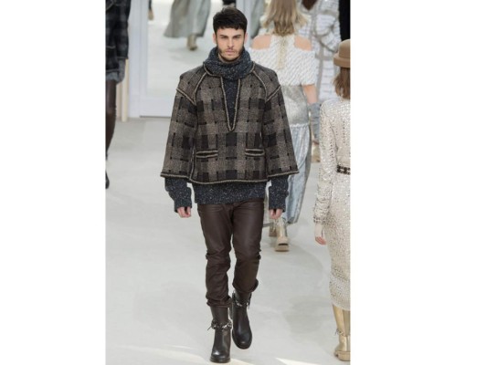Baptiste Giabiconi, modelo masculino que entró a formar parte de ese círculo exclusivo del que se rodea el diseñador