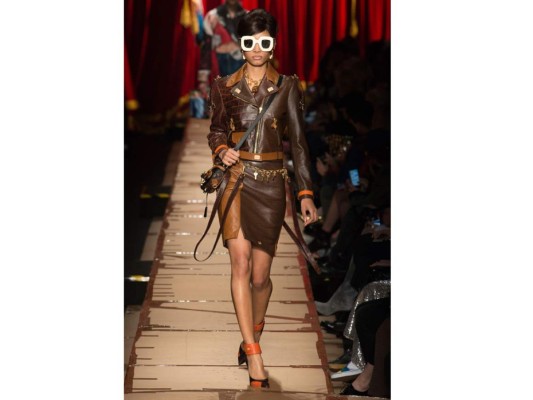 Pasarela Moschino otoño 2017