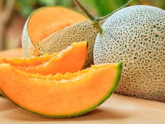 Melón<br/>Es una fruta además de hidratante, es muy energizante por su gran aporte de carbohidratos.