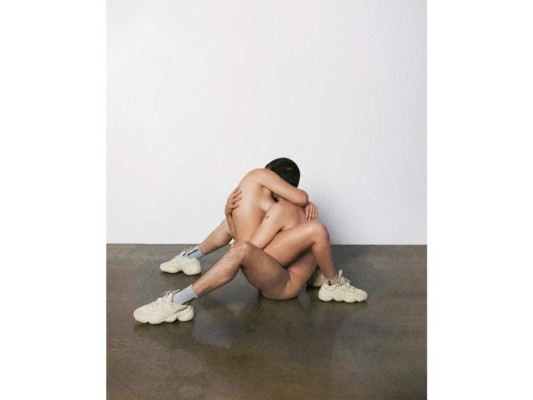 Kanye West se inspira en Kim Kardashian para la nueva campaña de Yeezy