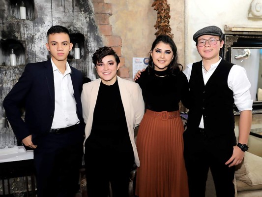 Isaac López Figueroa, Maria Montes, Annie Anderly y José Guillermo Rivera