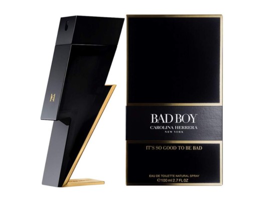 BAD BOY by CAROLINA HERRERA<br/>Es una fragancia de notas variadas, inspiradas en la complejidad del hombre rebelde y combinadas de forma armoniosa, fusiona una mezcla distintiva de moderna sofisticación.