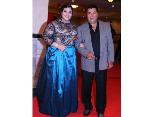 Mayan School celebra su prom al estilo los Oscar