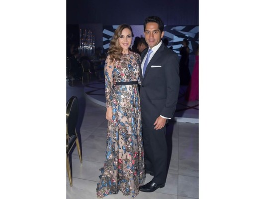 Farid Handal y Mónica Hernández celebran su boda eclesiástica  