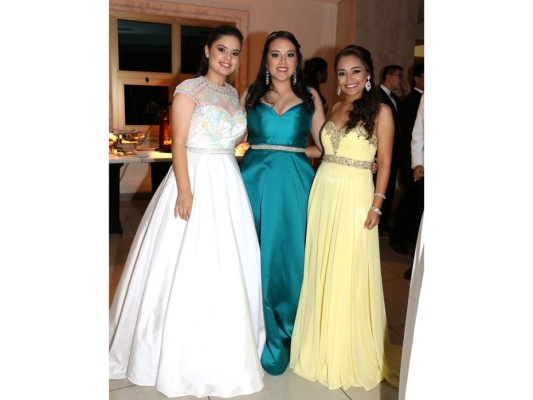 Sara Zelaya, Ana Lucia Canales y Carmen Moran