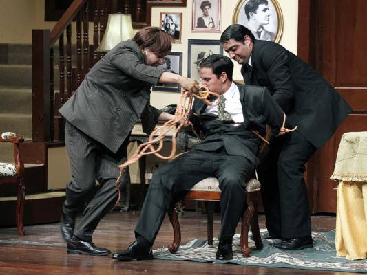 Círculo Teatral Sampedrano estrena 'Arsénico y encaje antiguo'  