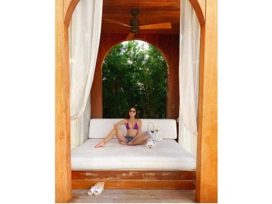A la influencer le encanta dormir al aire libre