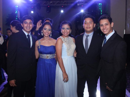 Prom night de New Horizon School  