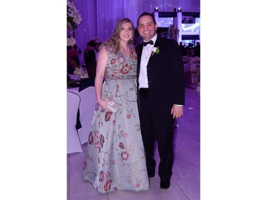 Guillermo Orellana y Giordanna Kafati festejan su boda