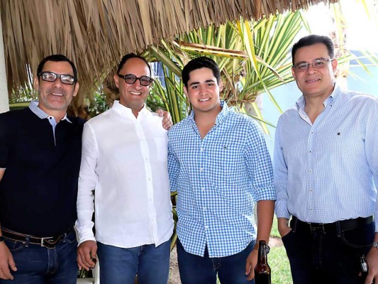 Celebración por el cumpleaños de Sonia Patricia Castillo Casanova