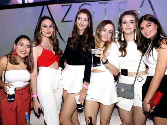 Paola Argueta, Paola Isaias, Ximena Lardizabal, Juliette Handal, Gianna y Jamilah Román