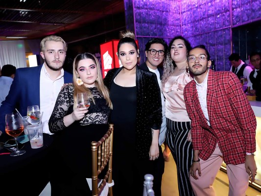 Daniel Argeñal, Vivianna Mena, María del Carmen Bustillo, José Vargas, Jimena Mendoza, German Henry