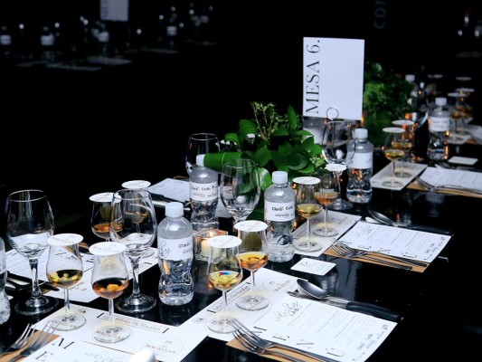 CLARO presenta la primera edición de Whisky Lab by ESTILO