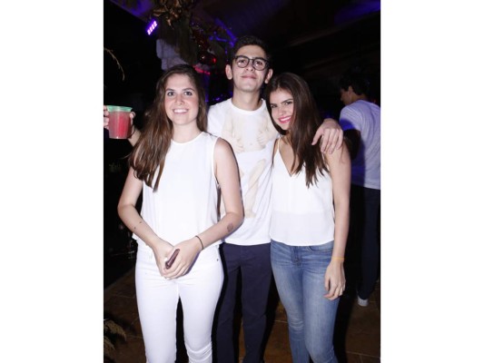 Neon party en residencia Andonie