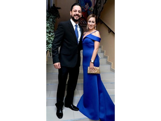 Christian Guevara y Yamileth Hilsaca celebran su boda civil  