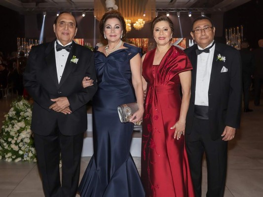 Farid Handal y Mónica Hernández celebran su boda eclesiástica  