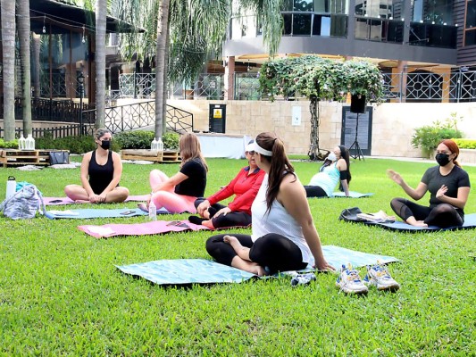 Club Hondureño Árabe y Revista Estilo patrocinan clases de yoga