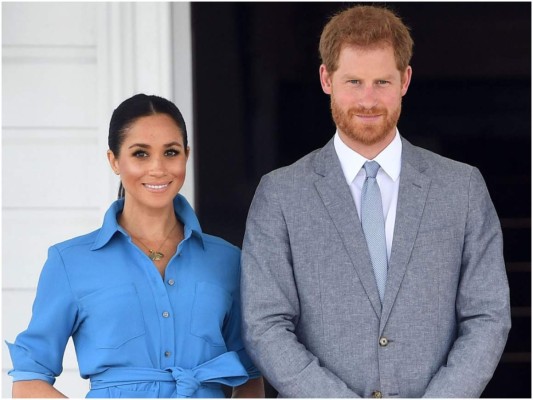 Cuando se casaron, Meghan y el príncipe Harry se instalaron en el Palacio Kensington, a pocos metros de Kate y William sin embargo en abril anunciaron que cuando naciera su hijo, Archie, se mudarían a Frogmore Cottage del siglo XIX, ubicada en el terreno de la reina. Antes de que llegaran, la casa fue renovada en un periodo de seis meses por un costo que llamó la atención de todo el Reino Unido.
