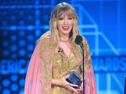 En 2019, fue honorada como Artista de la Década en los American Music Awards y Mujer de la década por Billboard.
