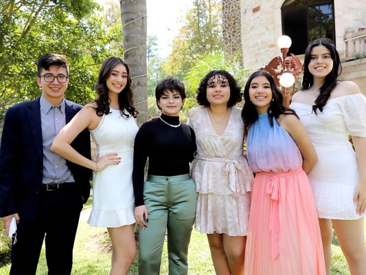 Ovidio Pastrano, Camila Gutierrez, Ekaterina Pitsikalis, Brissa Diaz, Anna Martell, Lilieth Aurora