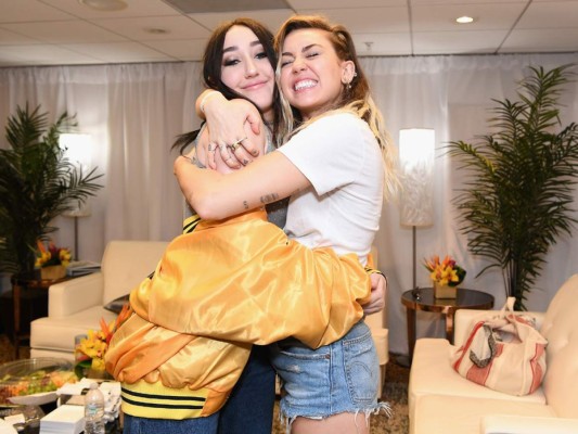Miley y Noah Cyrus