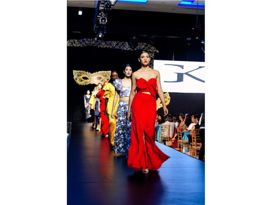 Diseño de Karla Garzaro.