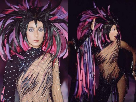 1972<br/>Cher cantó Witchy Woman en The Sonny and Cher Comedy Hour con un tocado de plumas y un traje repleto de cristales.<br/>