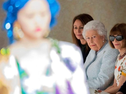 La Reina Isabel y Anna Wintour juntas en el London Fashion Week