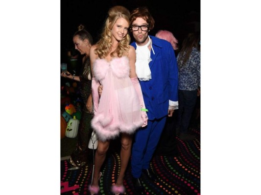 Abby Champion and Patrick Schwarzenegger le hicieron un homenaje de Austin Powers.