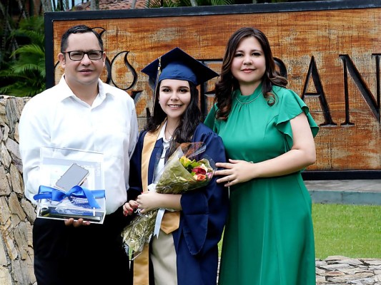 Graduación de los Seniors 2020 de la Escuela Seran