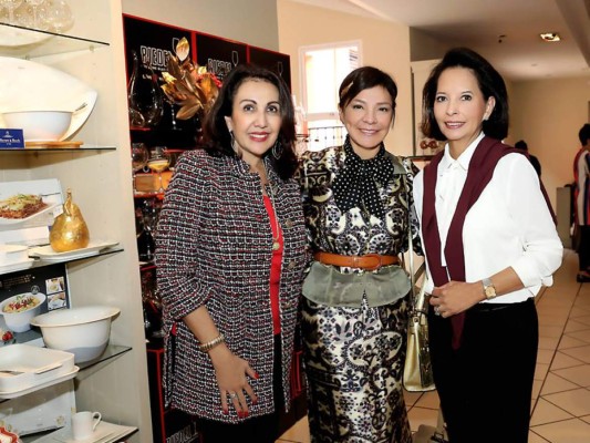 Carolina Canahuati, Maribel Lieberman y Nan Marinakys