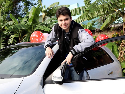 César Bustamante