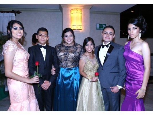 Mayan School celebra su prom al estilo los Oscar
