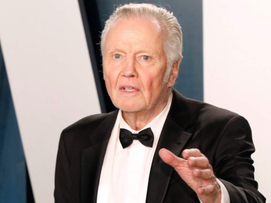 Jon Voight<br/>El padre de Angelina Jolie mostró su postura ante las elecciones afirmando que Donald Trump debía ganar.<br/>