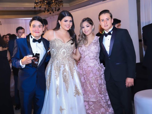 Alex Romero, Daniela Canahuati, Andrea Paredes y Alberto Gutierrez