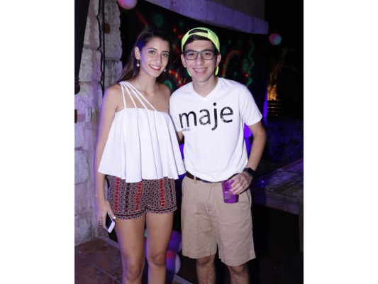 Neon party en residencia Andonie