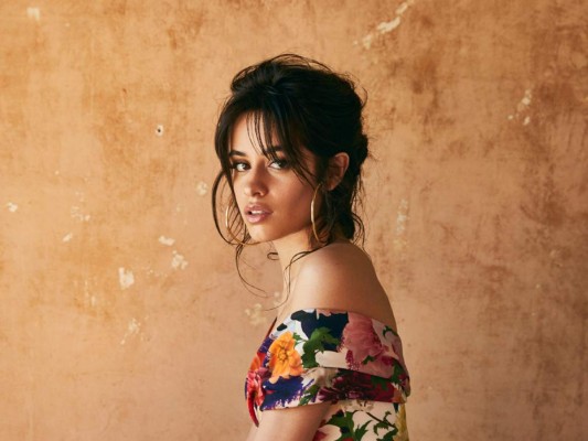 7. Camila Cabello, es una cantante y compositora que se hizo famosa despúes de participar en el programa The X Factor con la girl band Fifth Harmony. Actualmente Camila trabaja de manera solista.